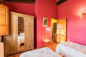 3 habitaciones, wifi gratis y ropa de cama 
