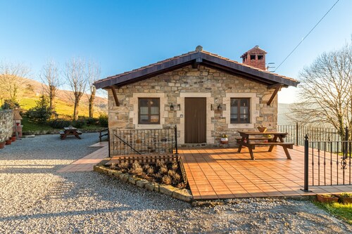 Apartment 'Juntana 2' with Mountain View, Shared Terrace and Wi-Fi