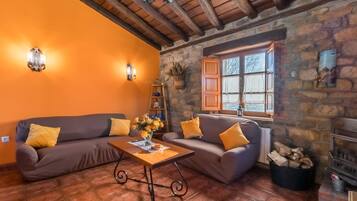 TV, fireplace, DVD player