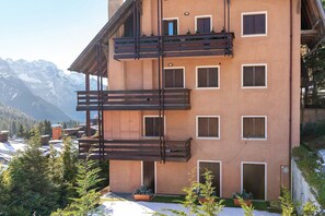 Exterior - Apartment 'Casadegli Orsi' with Mountain View, Balcony and Wi-Fi (Madonna di Campiglio)