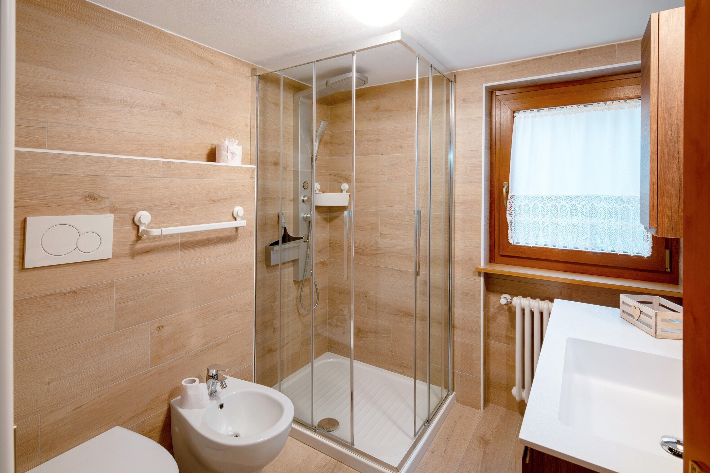 淋浴设施、吹风机、毛巾