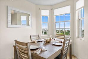 Dining - Pool, Tennis, Across the Street from the Beach - Captains Bay North 401 - Roelens (Fort Myers Beach)