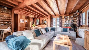 Télévision, cheminée