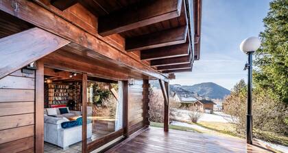 Chalet 'Des Charmes' mit Bergblick, privater Terrasse und WLAN