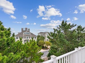 Property grounds - Private Beach Access, Ocean Views, Modern Design (North Bethany Beach)