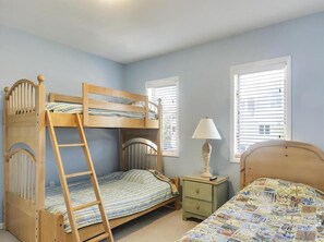 6 bedrooms, iron/ironing board, free WiFi