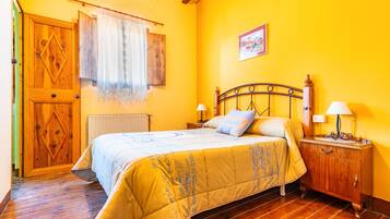 6 bedrooms, free WiFi, bed sheets