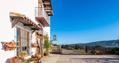 Country House 'Vell' with Mountain View, Private Garden and Wi-Fi