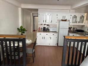 Private kitchen - Charming 2-bedroom apartment in Corinth with WiFi, AC and sleeps many!!! (Grande Riviere)
