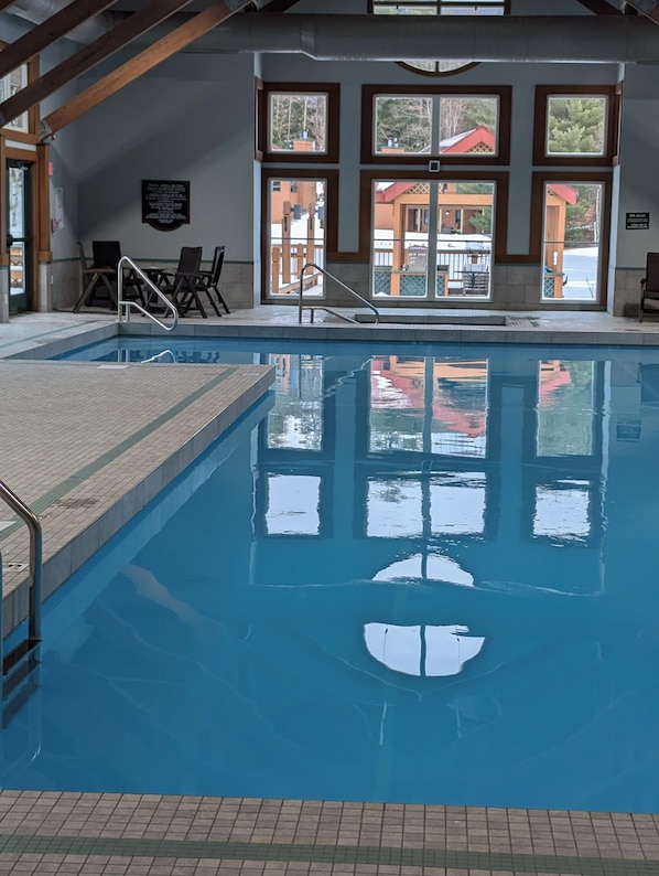 Pool - Cozy 3-bedroom/3-bathroom Townhouse, minutes from Loon Mt with an indoor pool (North Woodstock)