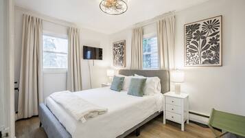 Iron/ironing board, free WiFi, bed sheets
