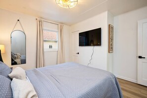 2 bedrooms, iron/ironing board, WiFi, bed sheets