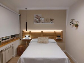 Comfort-Doppelzimmer, Nichtraucher, eigenes Bad | Schreibtisch, laptopgeeigneter Arbeitsplatz, schallisolierte Zimmer