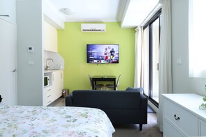 1 bedroom, free WiFi, bed sheets