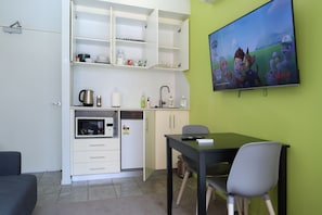 Interior - Modern Studio + Balcony + Car Park - Darling Harbour (Sydney)