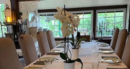 Guest Room 'Marquise De Pompadour' with Pool, Breakfast, Shared Garden, and Wi-Fi