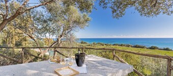 Casa Mulas ground floor with access to the sea