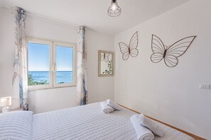 2 slaapkamers, een strijkplank/strijkijzer, wifi, beddengoed