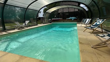 Piscine couverte, piscine chauffée