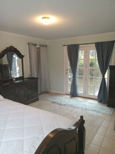 Charming & Private  1-bed & 1 ba ,sleeps 2, on 1st floor of a 5 bed 3ba House,