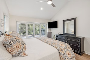 4 bedrooms, desk, iron/ironing board, free WiFi