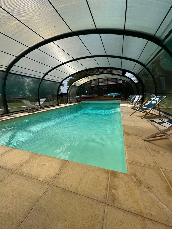 Indoor pool, a heated pool - Guest Room 'English Garden' with Pool, Breakfast, Shared Garden and Wi-Fi (Suzay)