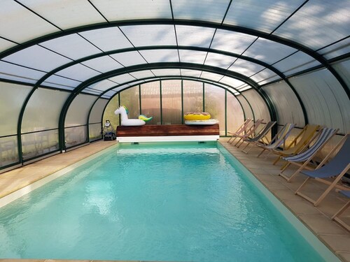 Chambre d'hôtes 'Chic Et Charme' avec piscine, petit déjeuner, jardin partagé et Wi-Fi