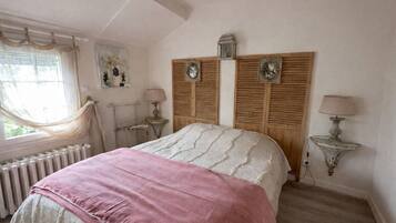 1 quarto, Wi-Fi de cortesia, roupa de cama