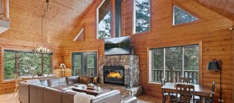 Summit Log Cabin with Hot Tub & Sauna