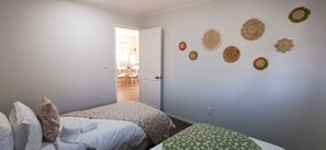 2 bedrooms, free WiFi, bed sheets - Guests Suite 5 minutes to Redwoods (Rotorua)