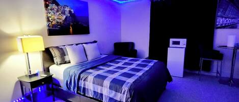 1 bedroom, bed sheets