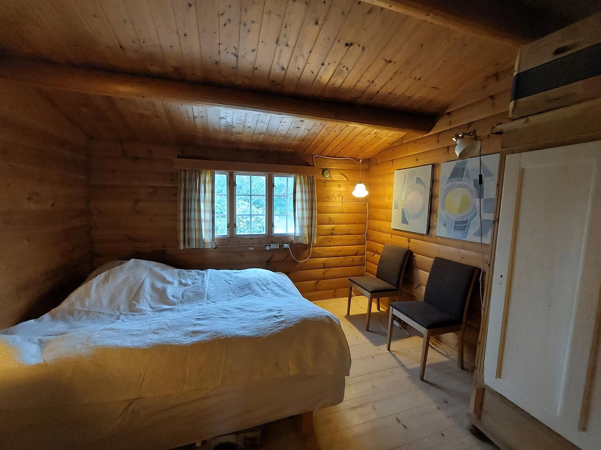 4 habitaciones, tabla de planchar con plancha y wifi gratis 