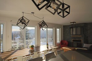 Dining - Le Rassembleur SPA & GAME ROOM (Petite-Rivière-Saint-François)