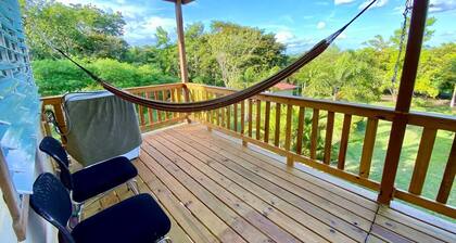 King Suite Nature Getaway on Large Fruit Farm