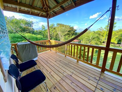 King Suite Nature Getaway on Large Fruit Farm