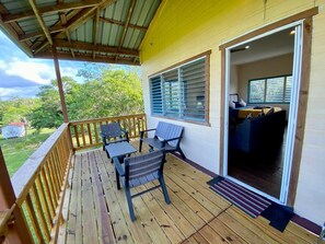 Outdoor dining - King Suite Nature Getaway on Large Fruit Farm (Spanish Lookout)