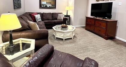 Cozy 1-bedroom apartment on ICONIC Route 66! 10-mins from FLW