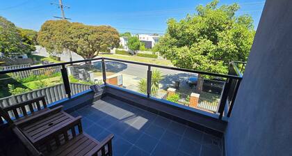 Snappy Springvale 3 Bed House