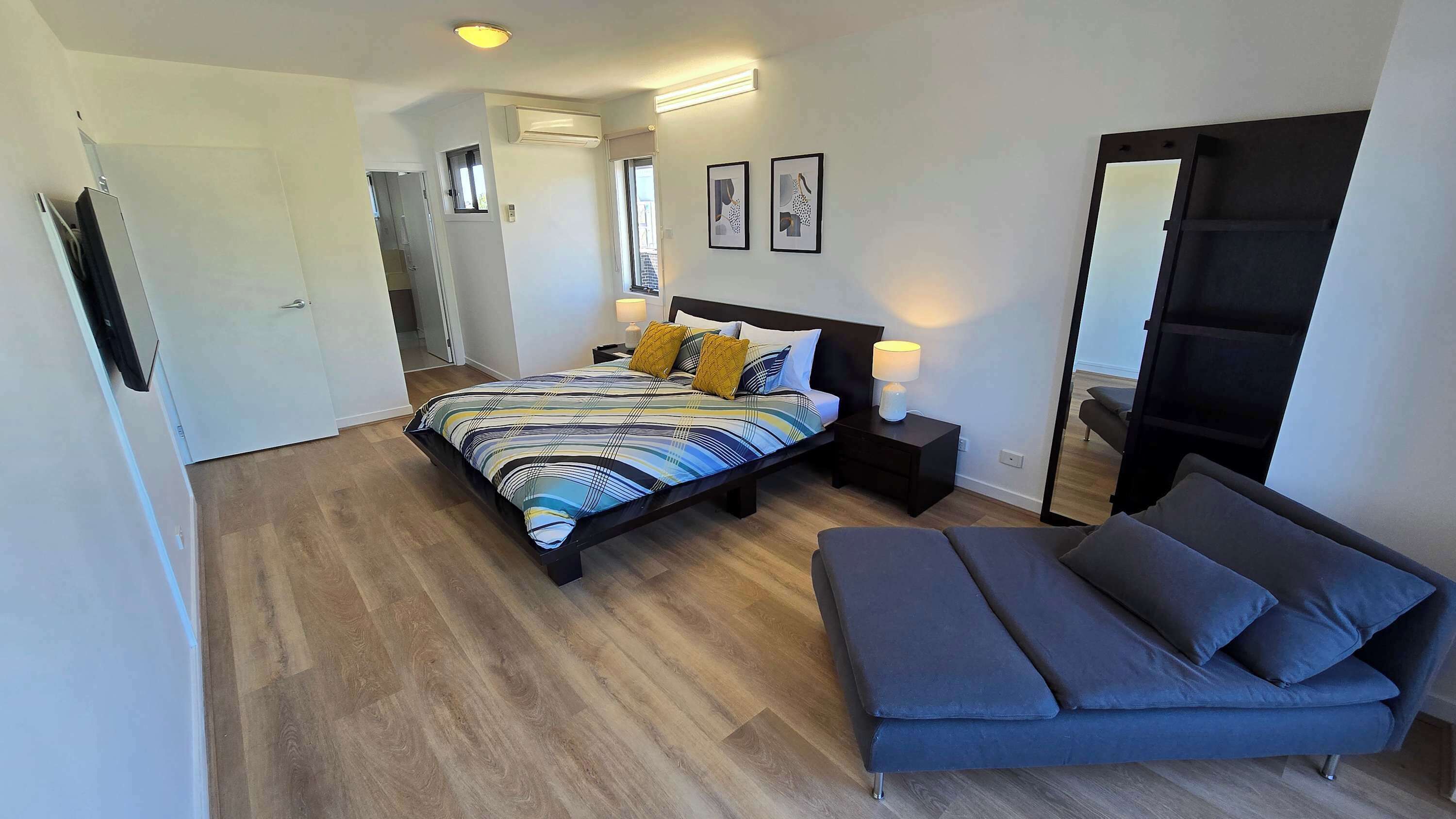 3 slaapkamers, een strijkplank/strijkijzer, wifi, beddengoed