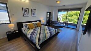 3 chambres, fer et planche à repasser, Wi-Fi, draps fournis
