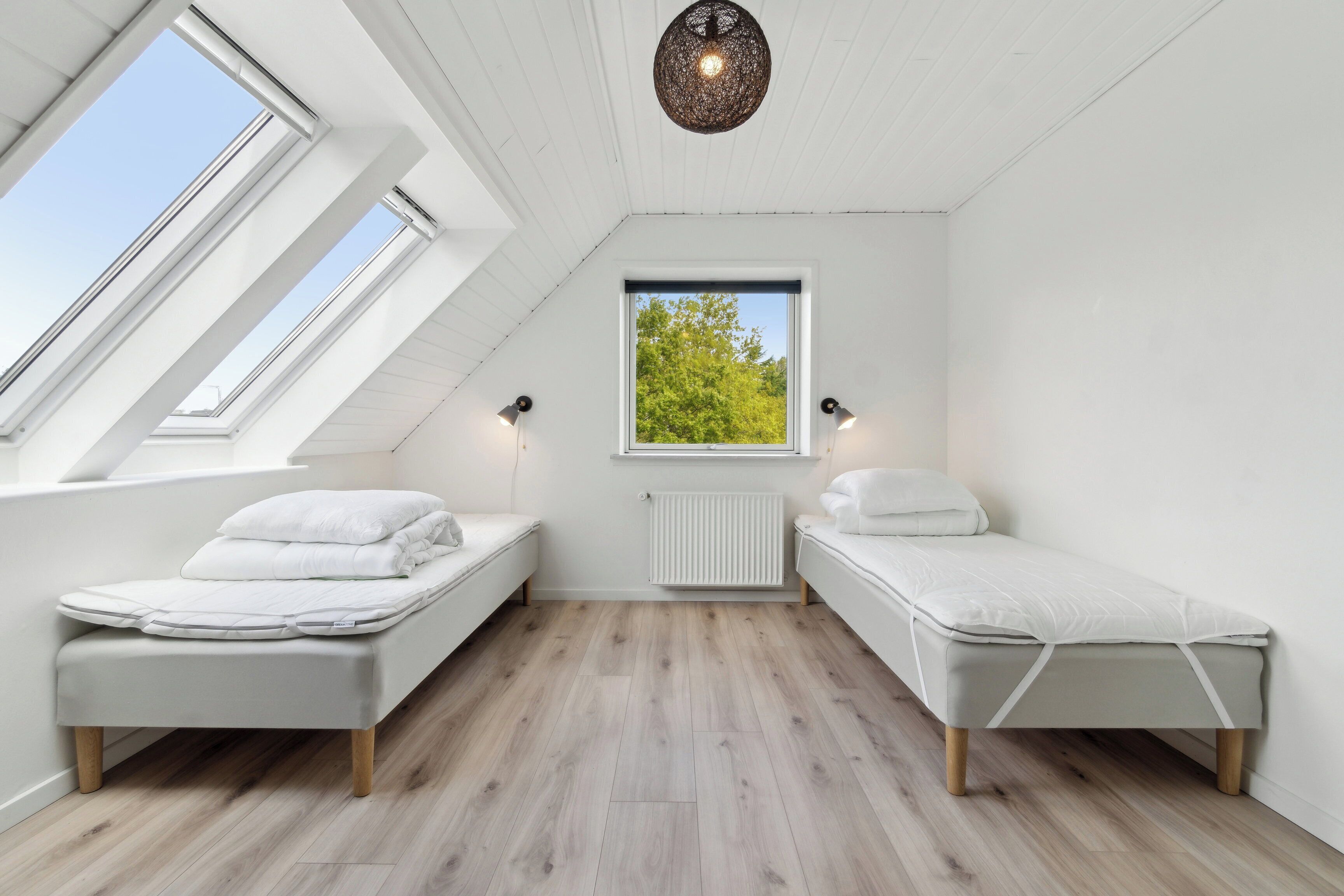6 Schlafzimmer, Bügeleisen/Bügelbrett, kostenloses WLAN