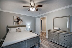 4 sovrum, skrivbord, strykjärn/strykbräda och gratis wi-fi