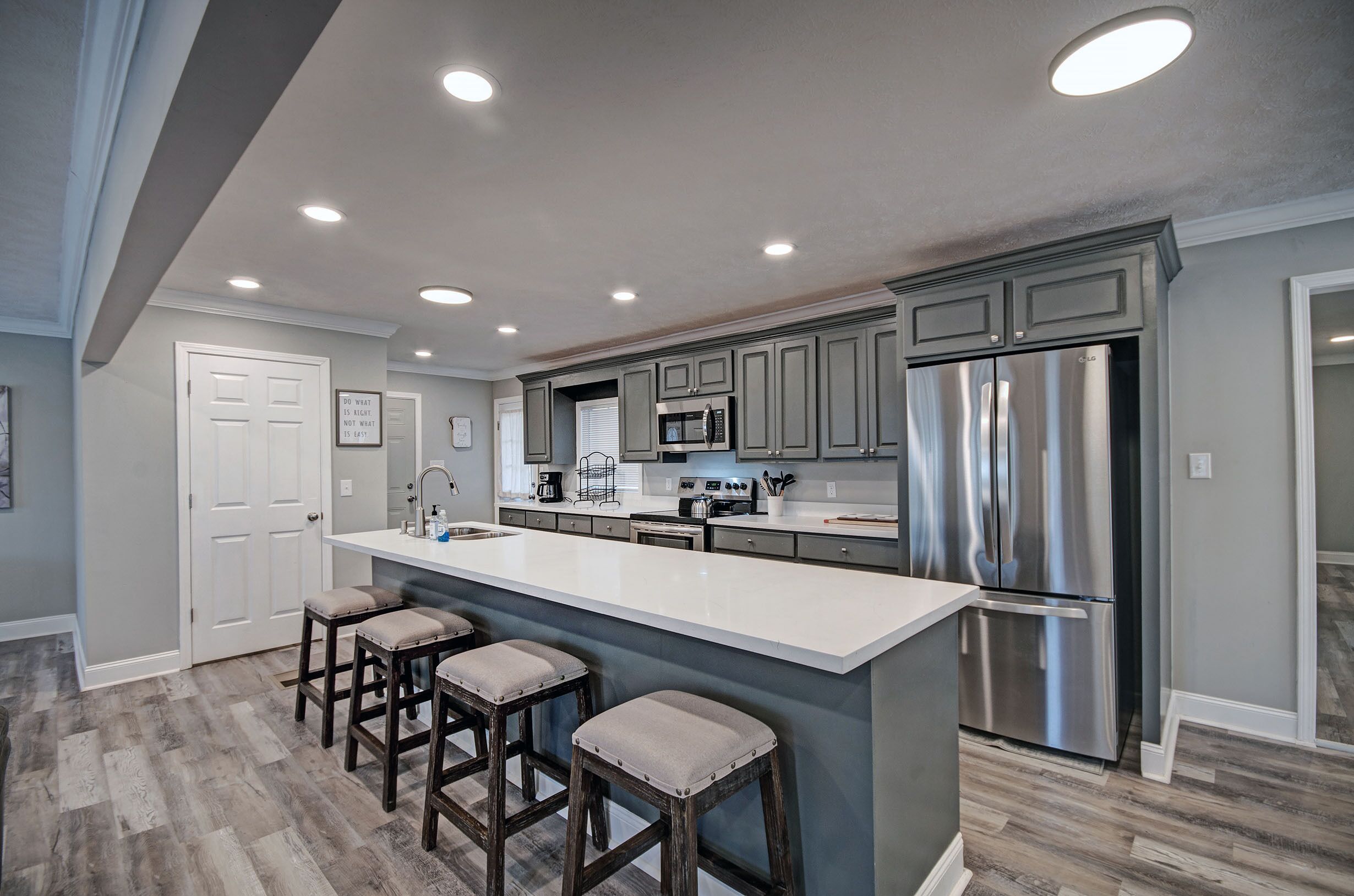 冰箱、微波炉、烤箱、炉灶