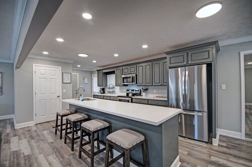 City Retreat Near the Lake, Great for Fishing