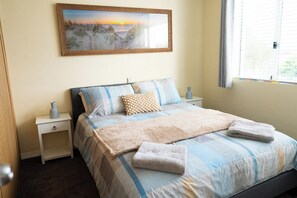 3 عدّة غرف نوم ومكواة/لوح كي وسرير سفر وواي فاي مجانًا