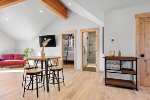 2 soverom, strykejern/-brett, wi-fi og sengetøy