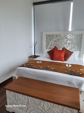 2 bedrooms, iron/ironing board, bed sheets