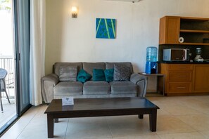Standard-Apartment, Meerblick | Wohnbereich