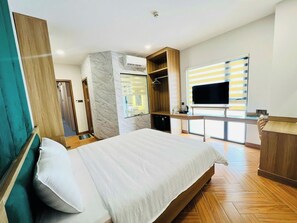 Desk, free WiFi, bed sheets - Tran Long District 12 (Ho Chi Minh City)