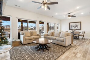 智能电视、壁炉